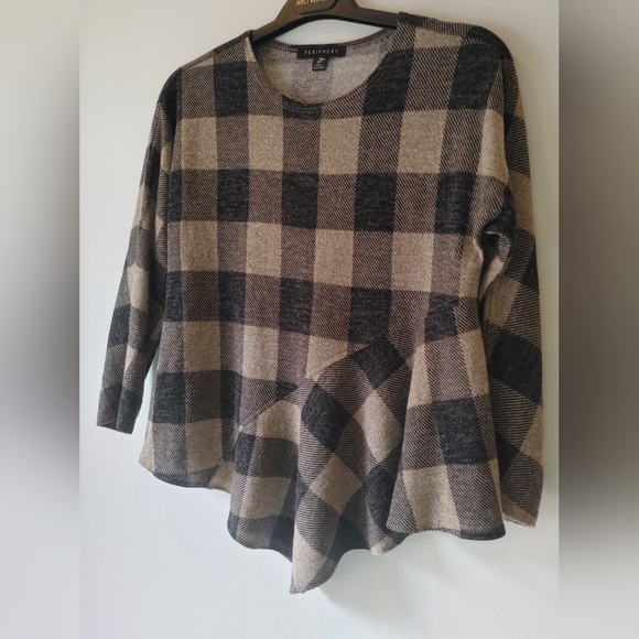 Periphery Check Asymmetrical Top Size Small - Picture 2 of 7